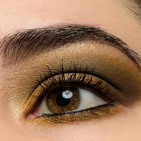 ColourPop "Boudoir Noir" eyeshadow palette - Picture 8 of 11